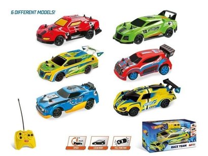 Auto Mondo Hot Wheels R/C  1:28 na ovldn